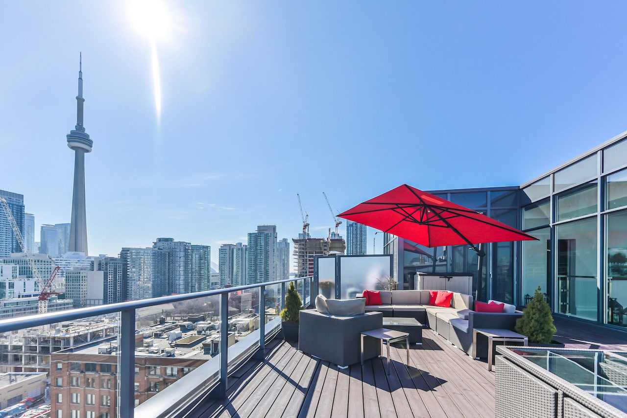 Condo patio at 478 King St W Ph02, Toronto, ON