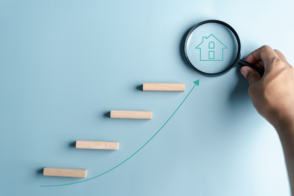 Navigating the Real Estate Maze: Buying a Home Before Selling Yours