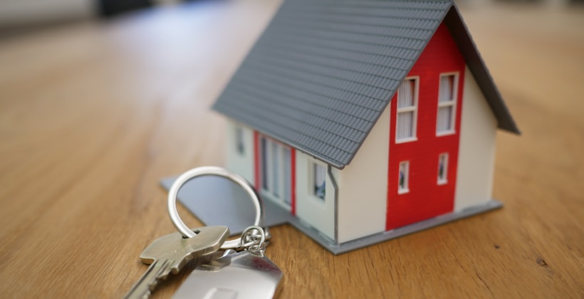 Pre-construction vs resale condos in Toronto