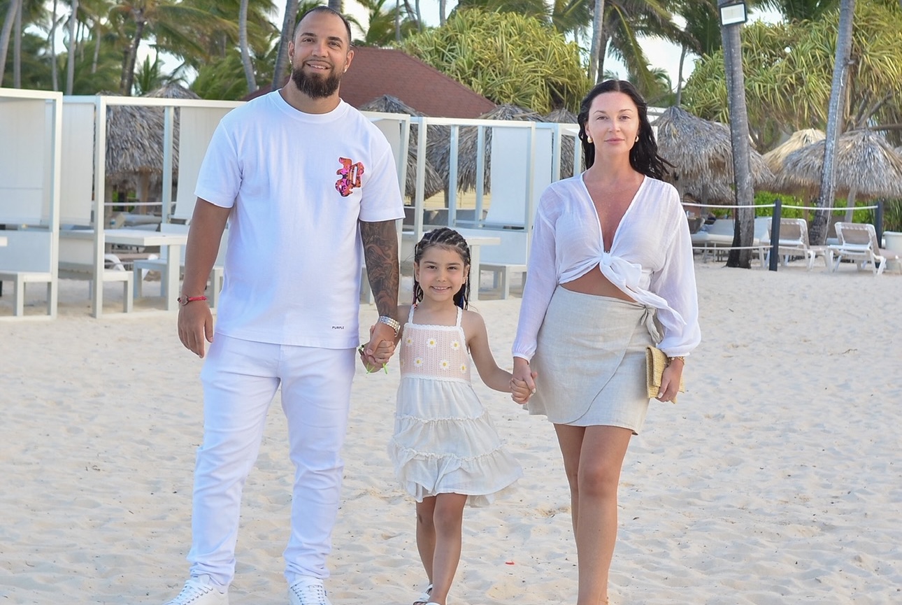 Daniel Zareh with his family
