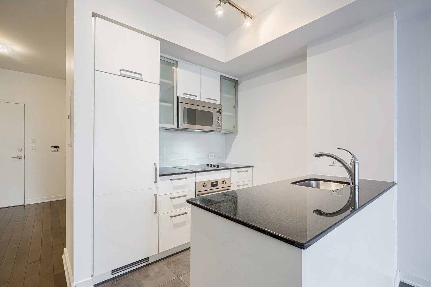 12 York St #2303 *RENTED*