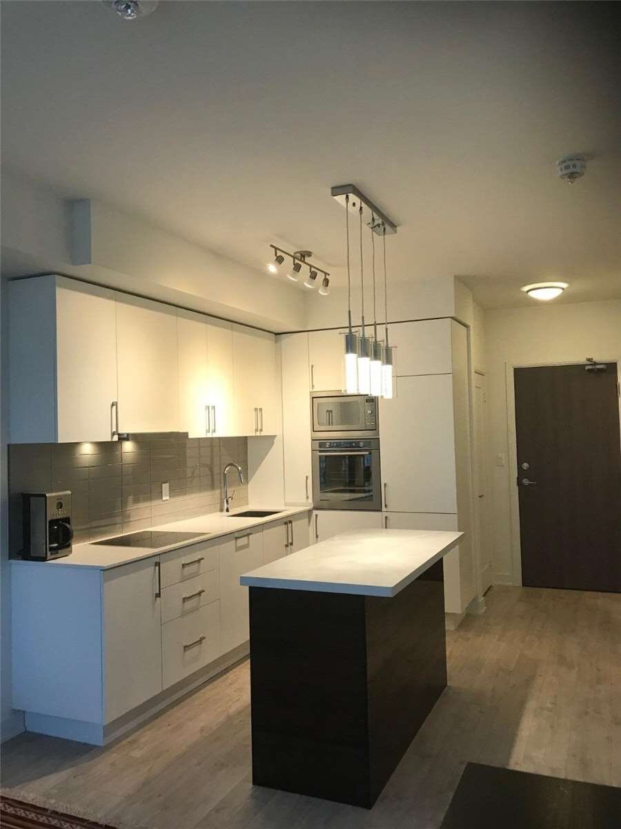 576 Front St W #1221E *RENTED*