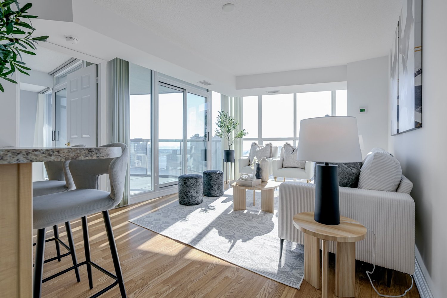 SOLD: 30 Grand Trunk Crescent UNIT 3001 | 1 Bedroom