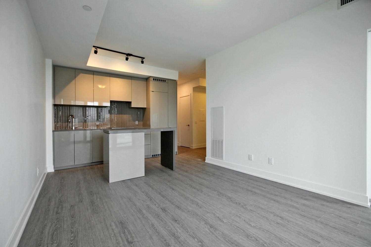 7 Grenville St #2609 *RENTED*