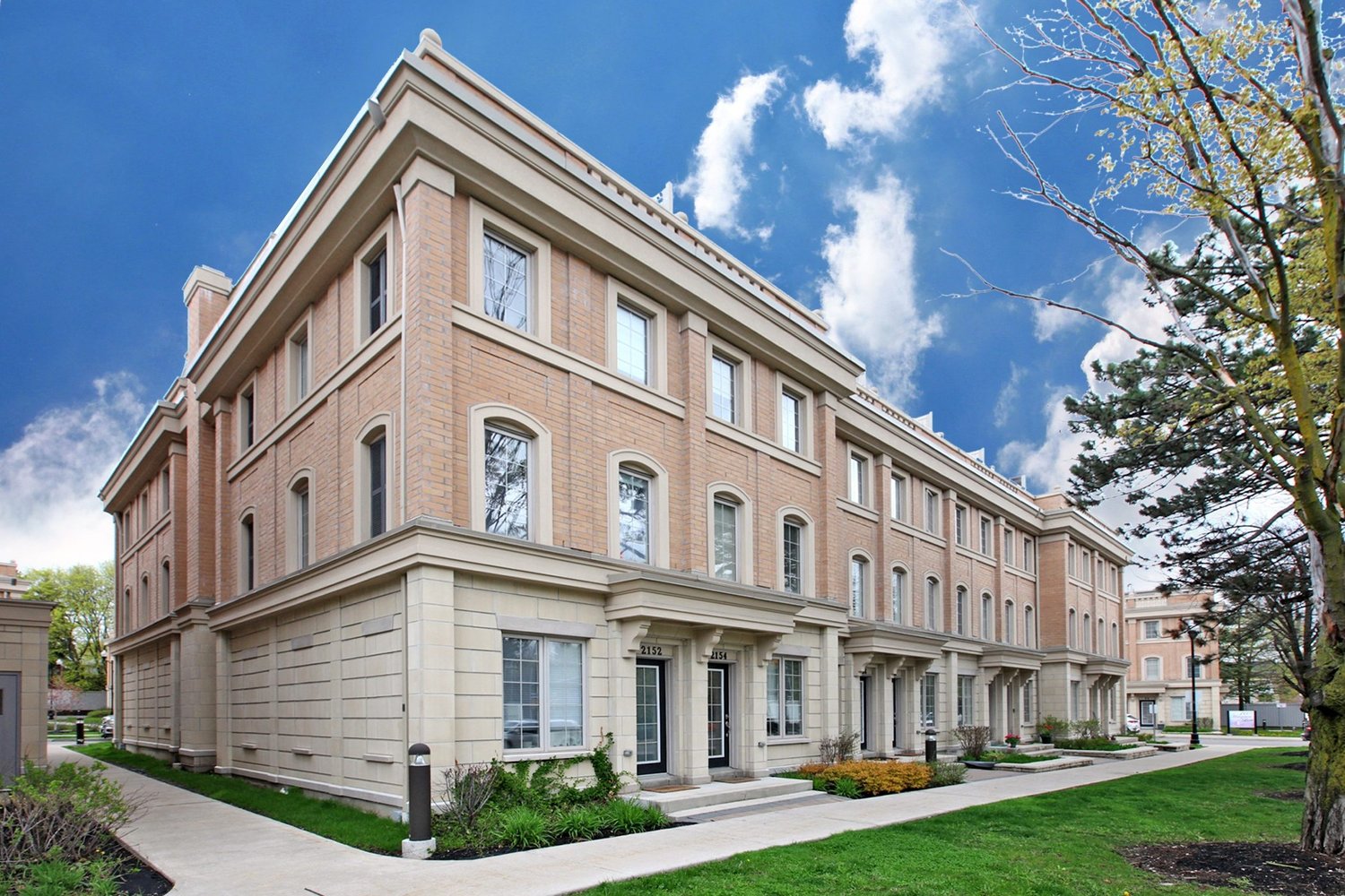 2156 Bayview Ave *SOLD*