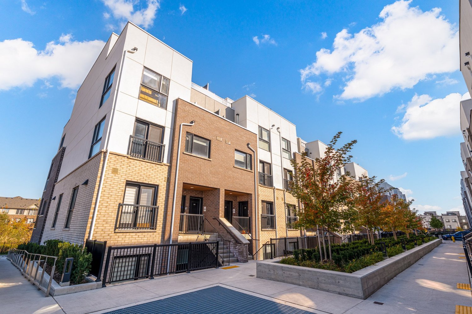 SOLD: 349 Wheat Boom Dr 205, Oakville | 2 Bedroom, 1 Bathroom Townhouse