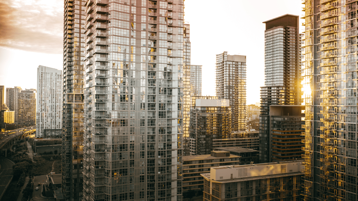 Why Now is the Perfect Time to Purchase a Toronto Condo: Seize the Opportunity Before the Market Turns