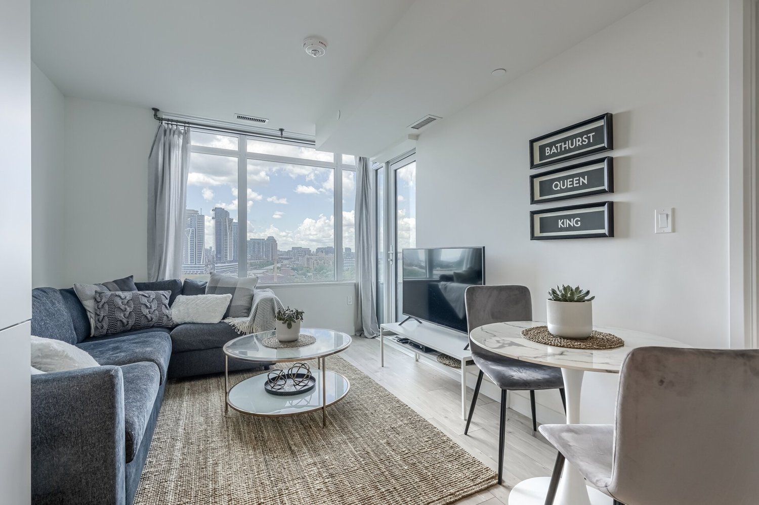 27 Bathurst St #1109 *SOLD*
