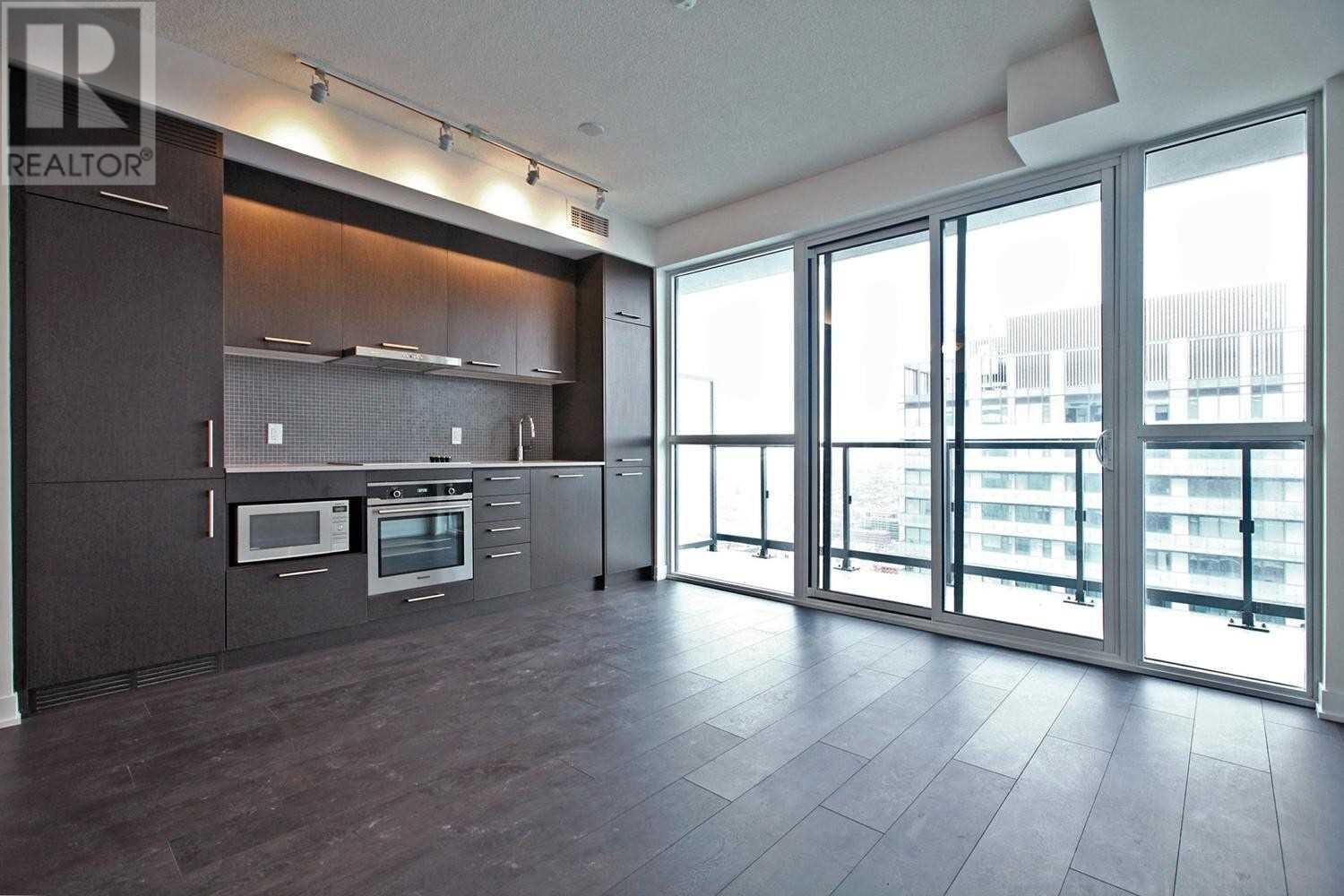 87 Peter St #4109