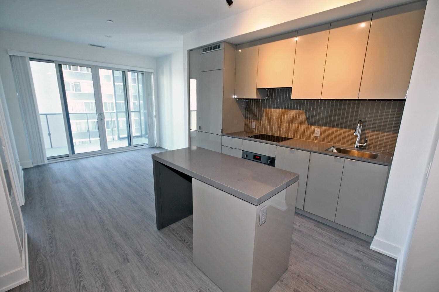 7 Grenville St #1106 *RENTED*