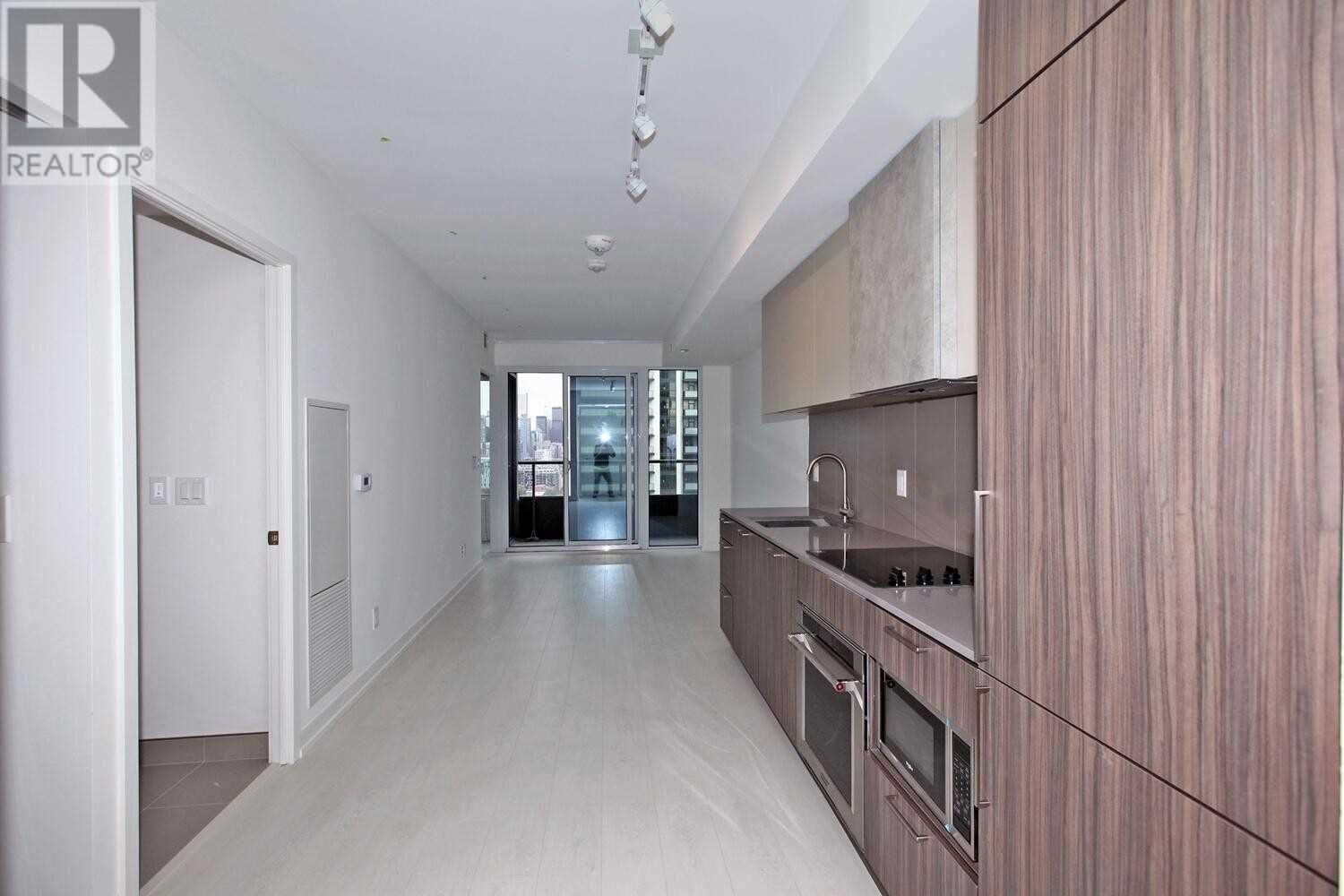19 Western Battery Rd #2502