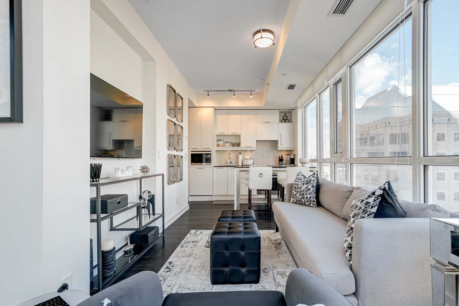 FOR SALE: 199 Richmond St 1002 | 2 Bedroom, 2 Bathroom