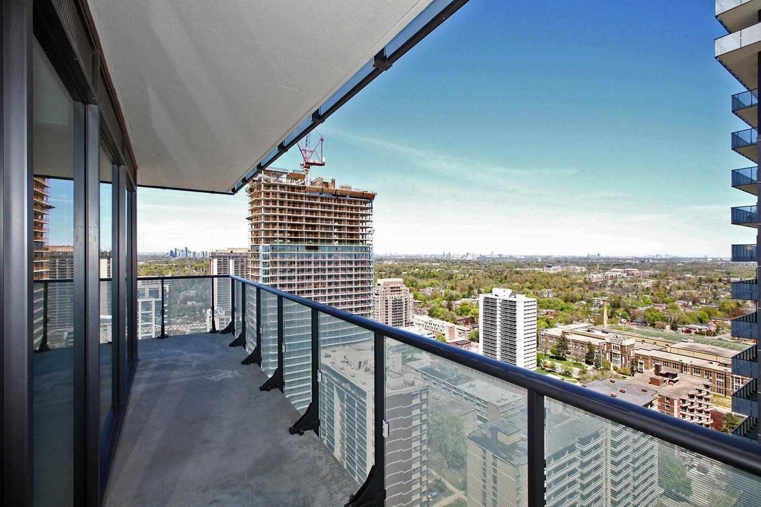 161 Roehampton Ave #2804 *RENTED*