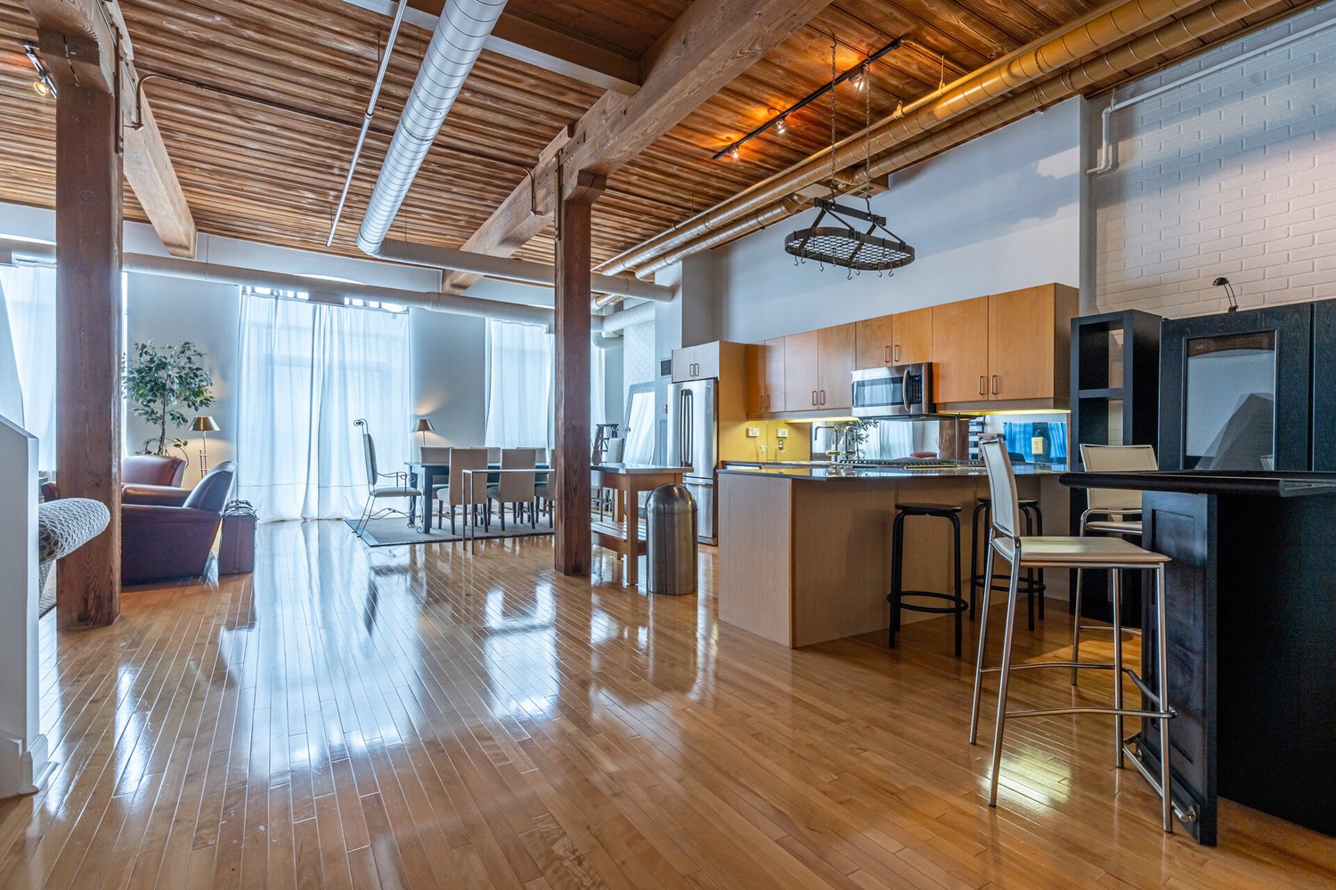 993 Queen St W #417 *RENTED*