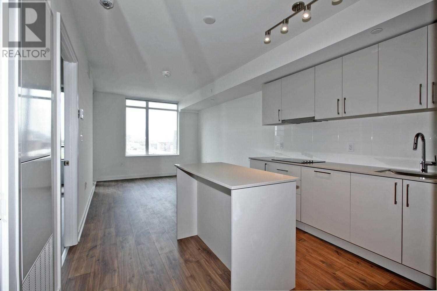 27 Bathurst St #511W