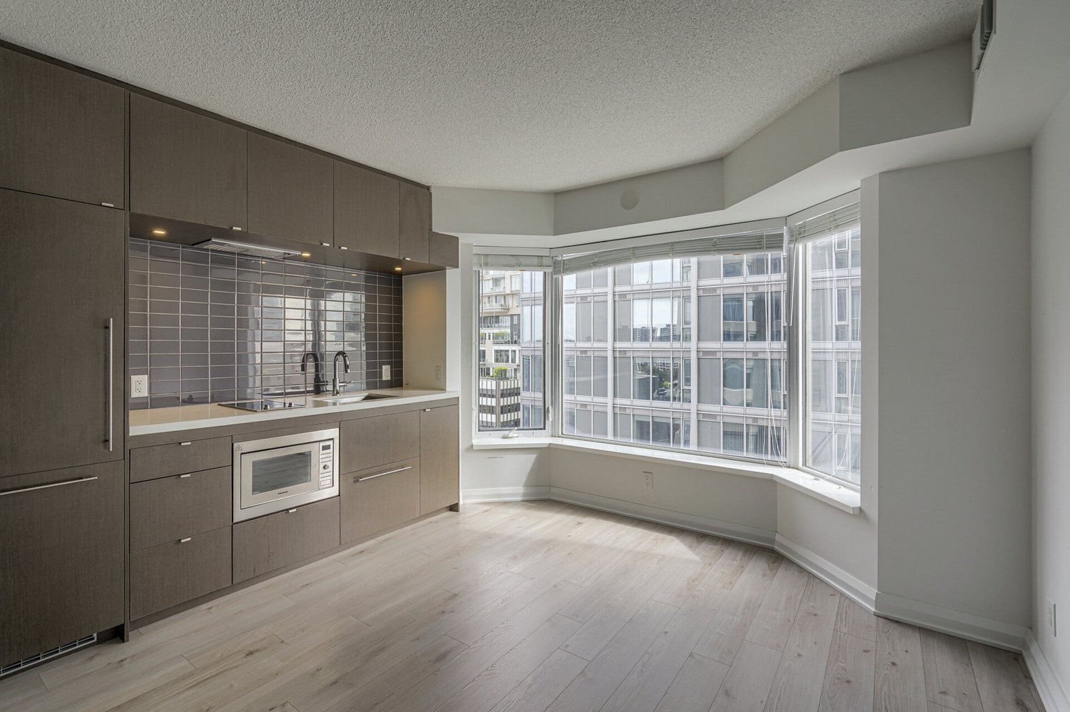 155 Yorkville Ave #1710 *RENTED*