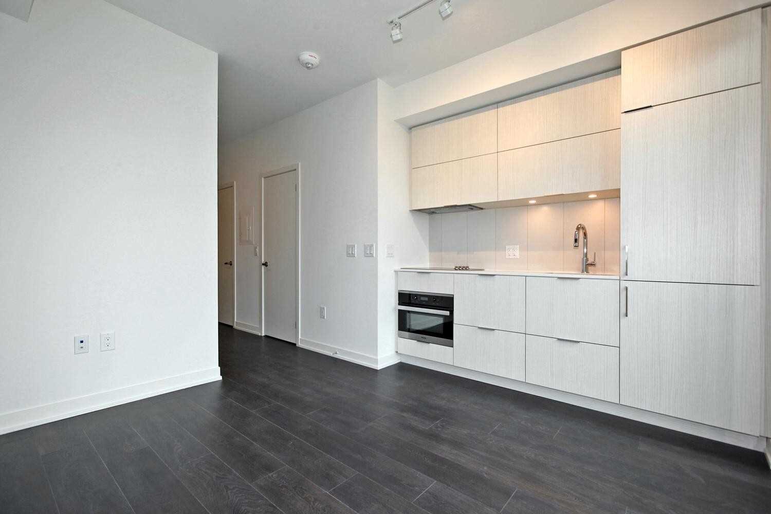 20 Richardson St #405 *RENTED*