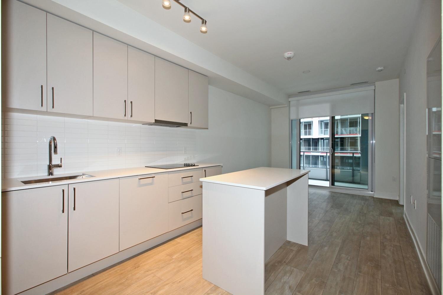 576 Front St W #1014E *SOLD*