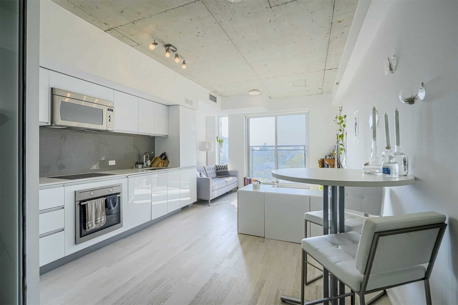 20 Minowan Miikan Lane #815 *RENTED*