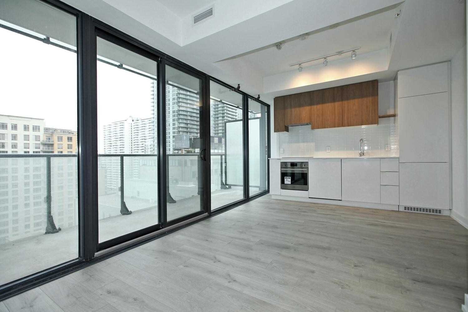 161 Roehampton Ave #1211 *RENTED*