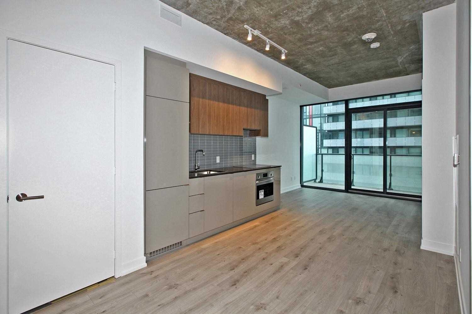 161 Roehampton Ave #2108 *RENTED*