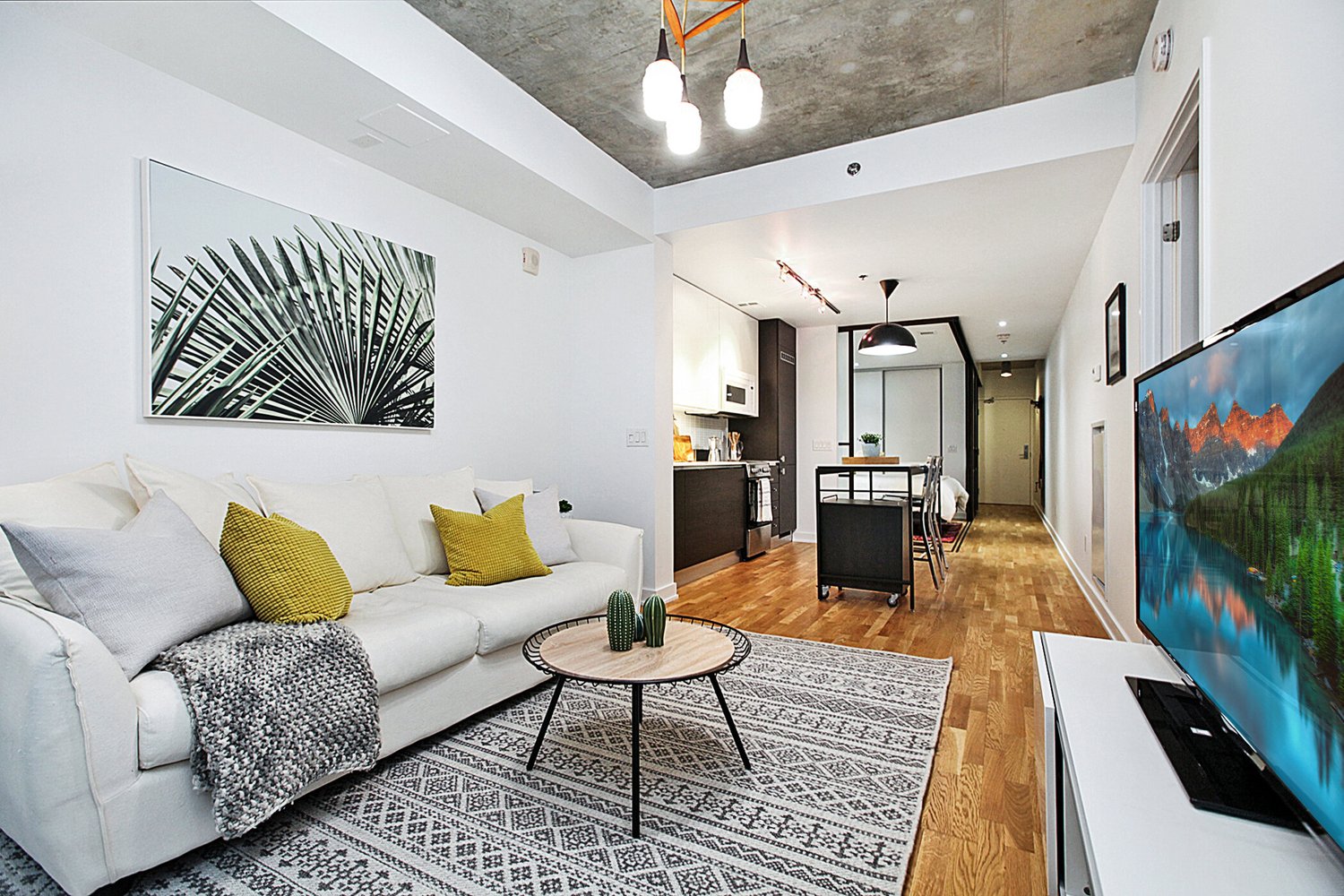 8 Dovercourt Ave #307 *SOLD*